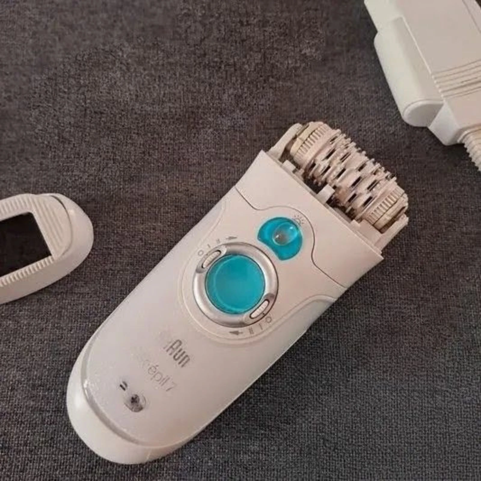 Épilateur électrique sans fil Braun silk epil 7 wet and dry étanche et rechargeable  – photo 3